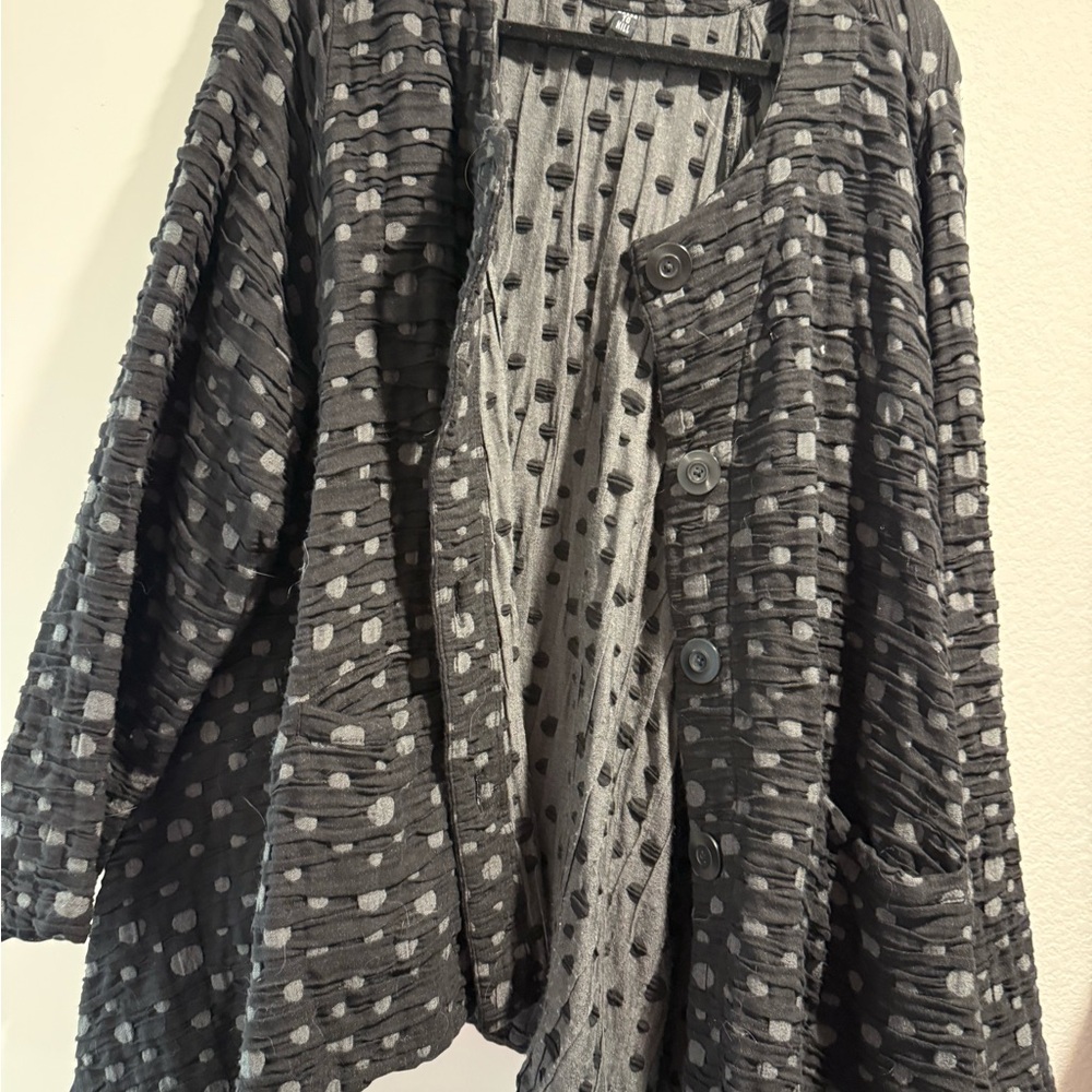 Dress to Kill Textured Dot Cardigan- OS